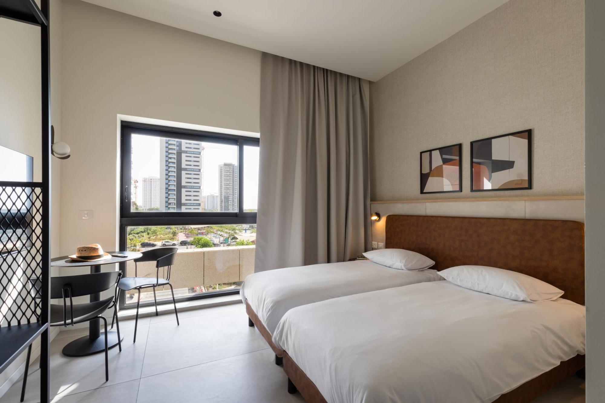 Tayo Studios & Apartments バト・ヤム エクステリア 写真