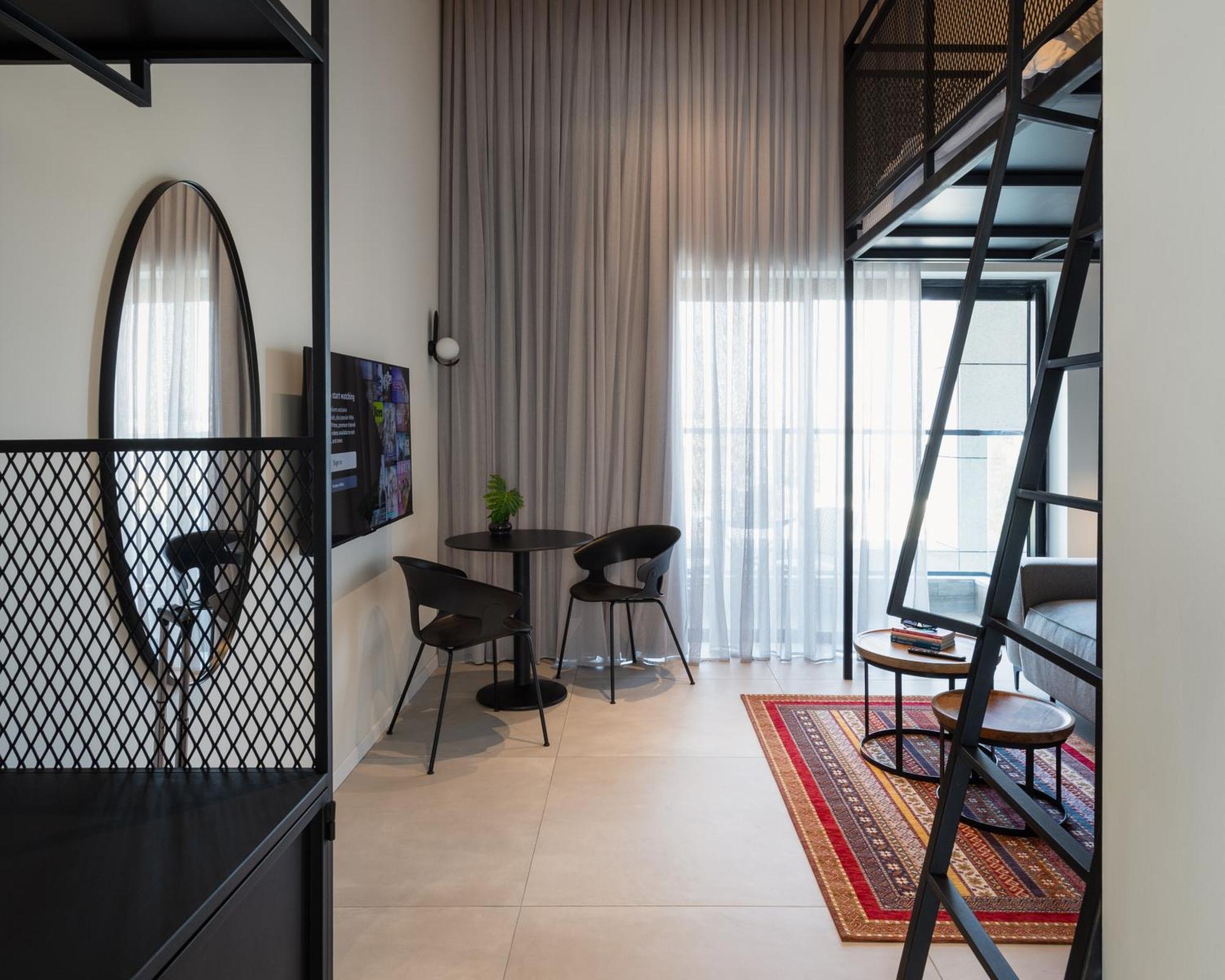 Tayo Studios & Apartments バト・ヤム エクステリア 写真
