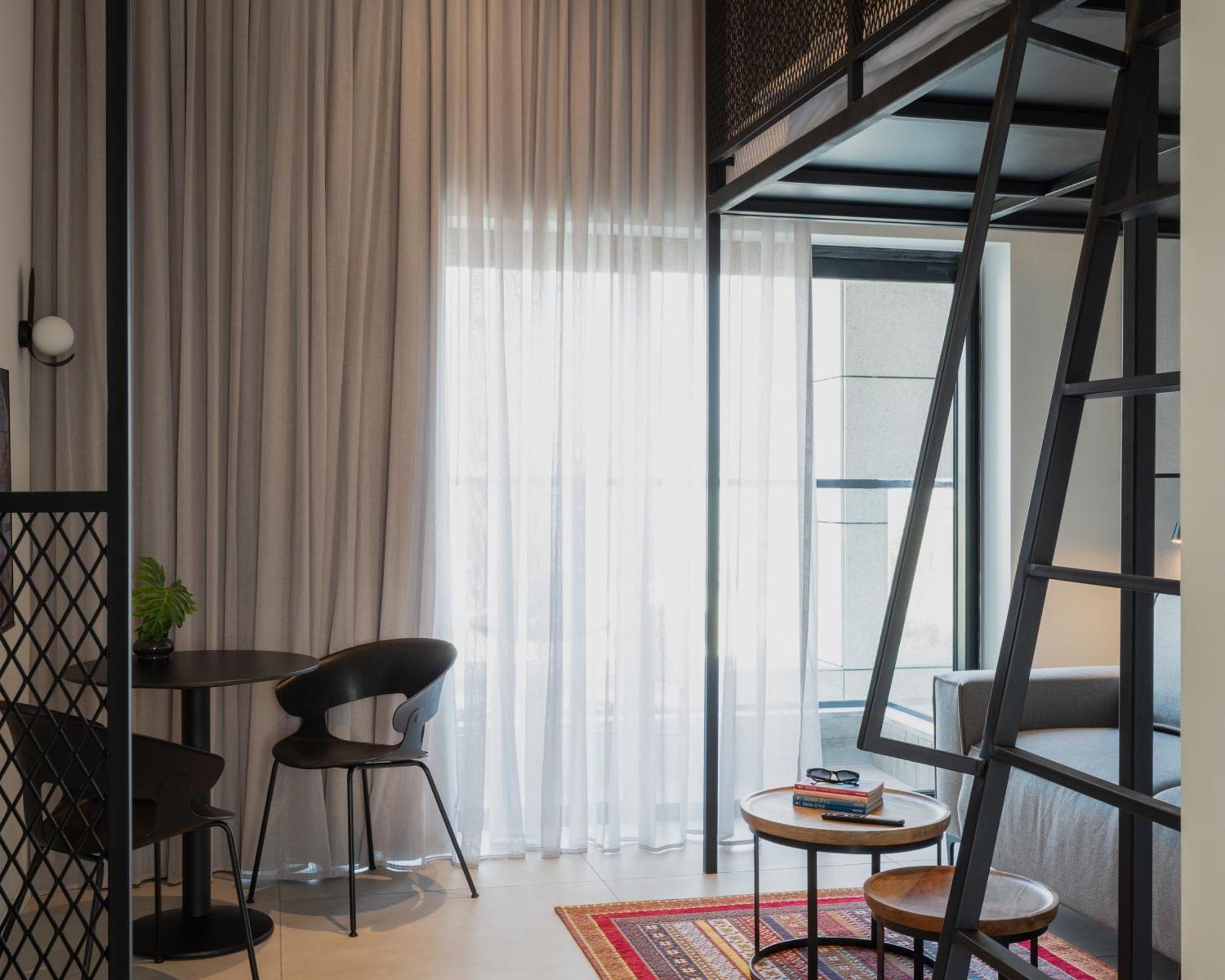 Tayo Studios & Apartments バト・ヤム エクステリア 写真