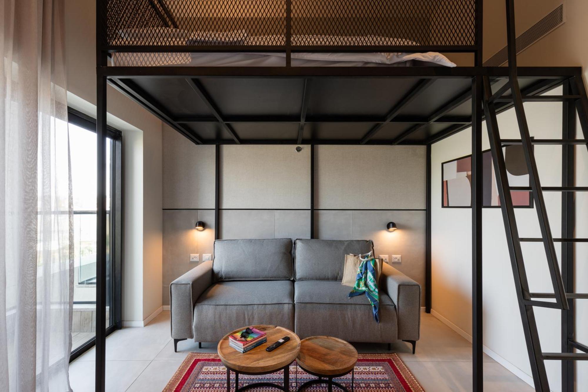 Tayo Studios & Apartments バト・ヤム エクステリア 写真