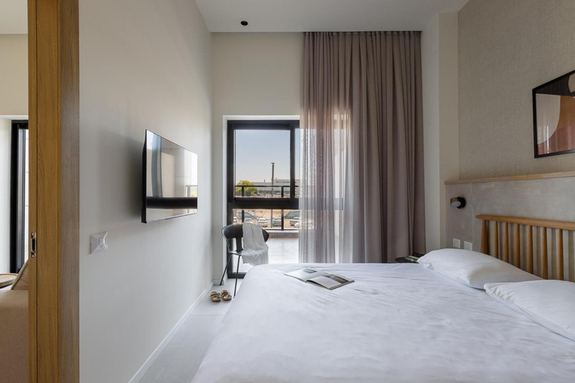 Tayo Studios & Apartments バト・ヤム エクステリア 写真