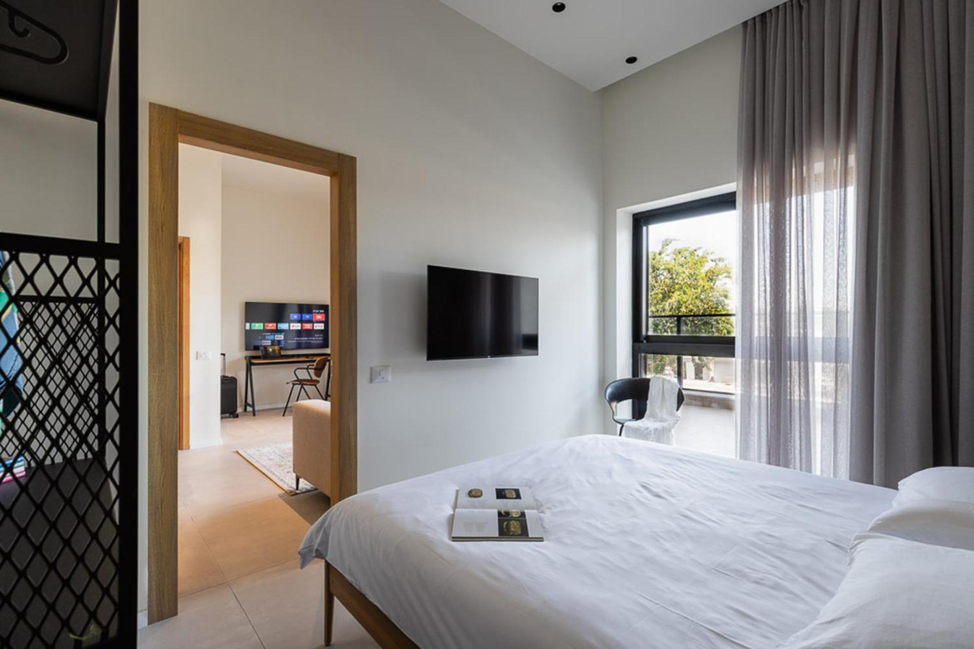 Tayo Studios & Apartments バト・ヤム エクステリア 写真
