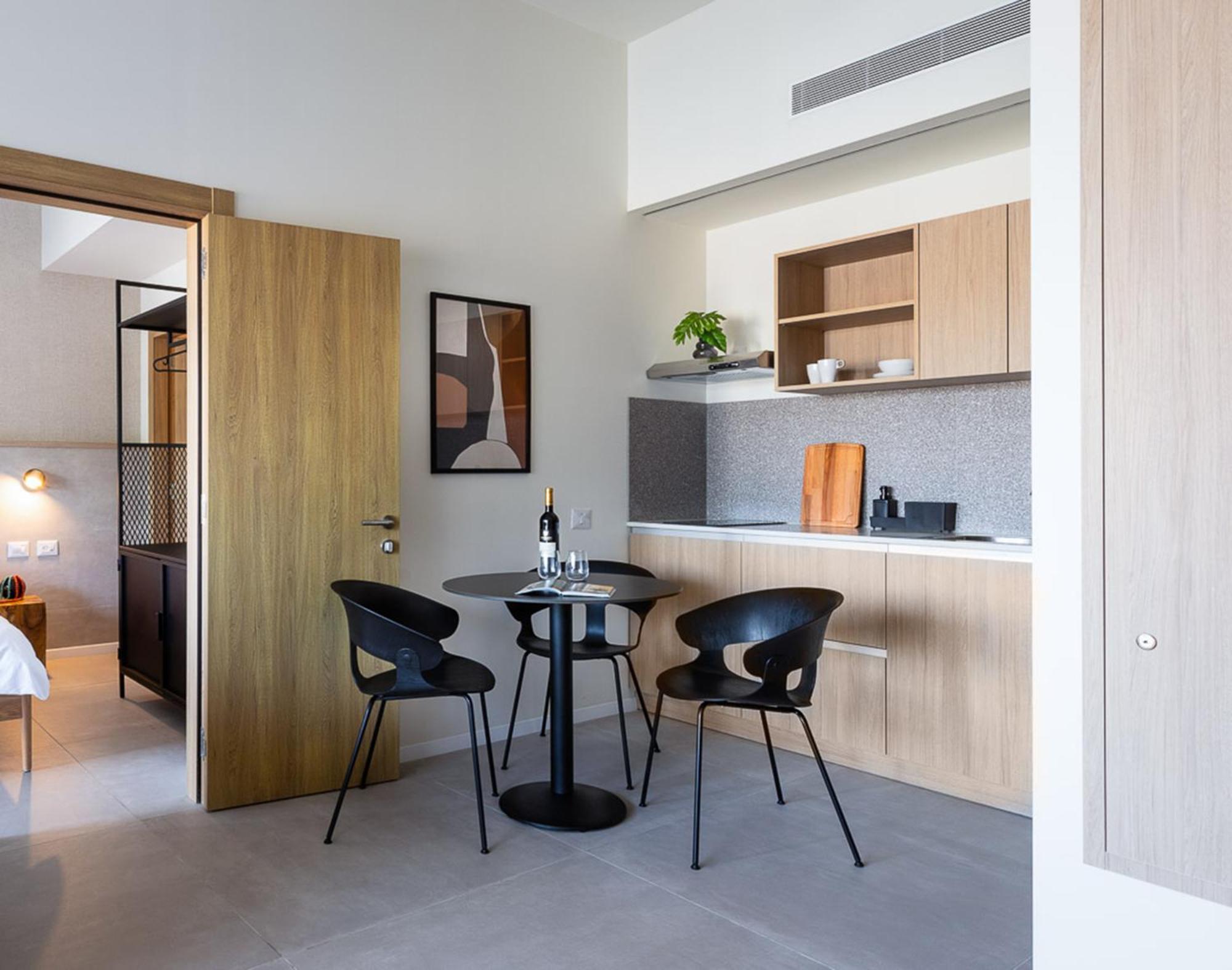 Tayo Studios & Apartments バト・ヤム エクステリア 写真